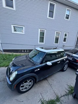 2006 MINI Cooper S Hatchback 2D