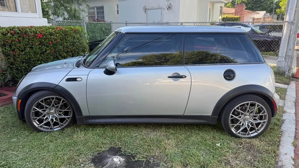 2006 Mini Mini Cooper S 1st Gen - Image 9 of 9
