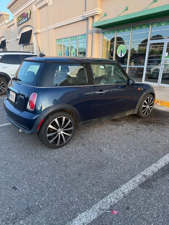 2006 Mini Mini 2nd Gen - Image 2 of 8