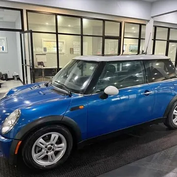 2006 MINI Cooper Hatchback 2D