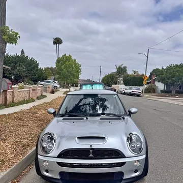 2006 MINI Cooper S Hatchback 2D
