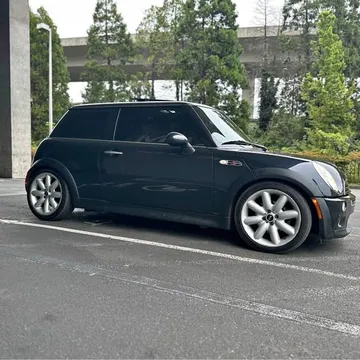 2006 MINI Cooper S Hatchback 2D