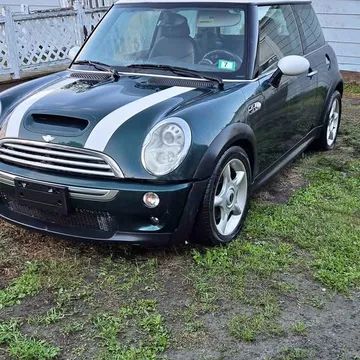 2006 MINI Cooper S Hatchback 2D