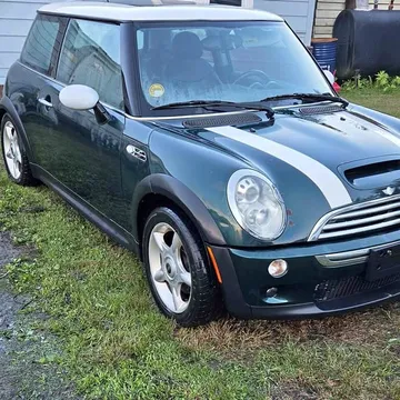 2006 MINI Cooper S Hatchback 2D