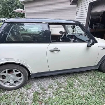 2006 MINI Cooper S Hatchback 2D