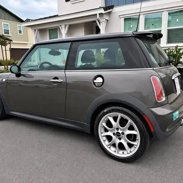 2006 MINI Cooper S Hatchback 2D