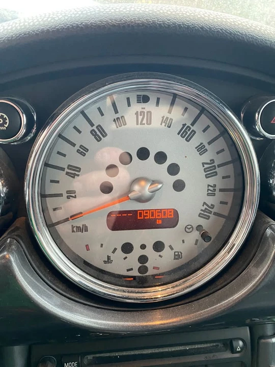 2006 Mini Mini Cooper S 1st Gen - Image 9 of 12
