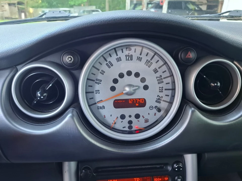 2006 Mini Mini Cooper S 1st Gen - Image 11 of 30