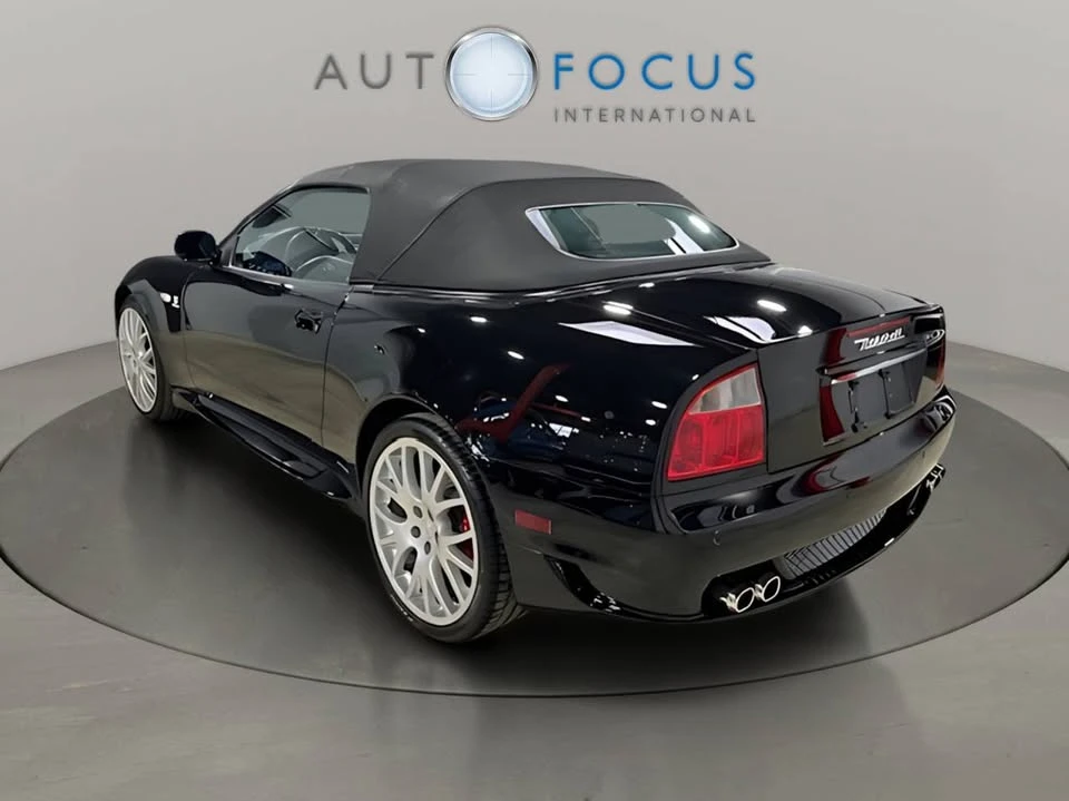 2006 Maserati Spyder - Image 11 of 16