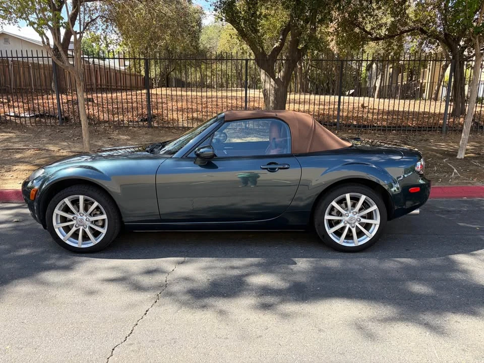 2006 Mazda NC MX-5 Miata - Image 2 of 20