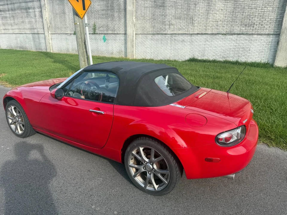 2006 Mazda NC MX-5 Miata - Image 5 of 19