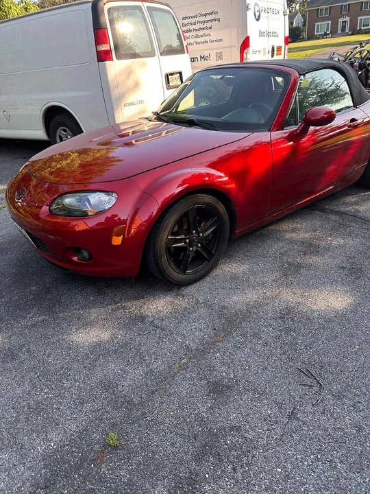 2006 Mazda NC MX-5 Miata - Image 5 of 9