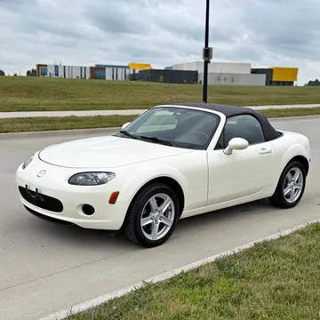 2006 Mazda MX-5 Miata Convertible