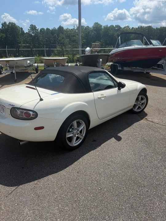 2006 Mazda NC MX-5 Miata - Image 4 of 8