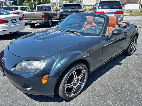 2006 Mazda MX-5 Convertible 2D