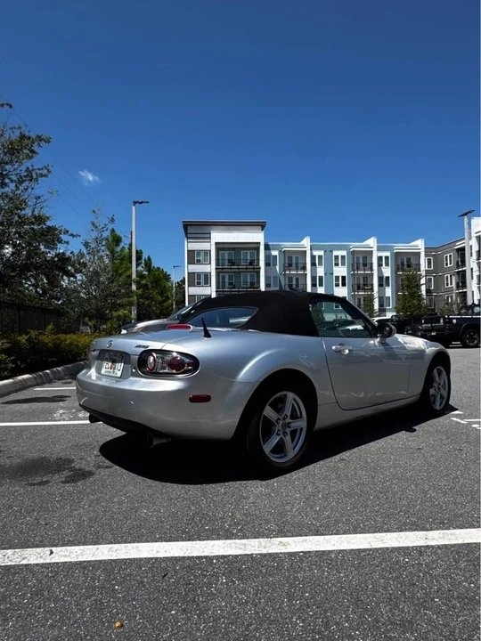 2006 Mazda NC MX-5 Miata - Image 4 of 12