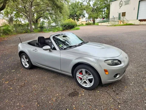 2006 Mazda MX-5 Convertible 2D