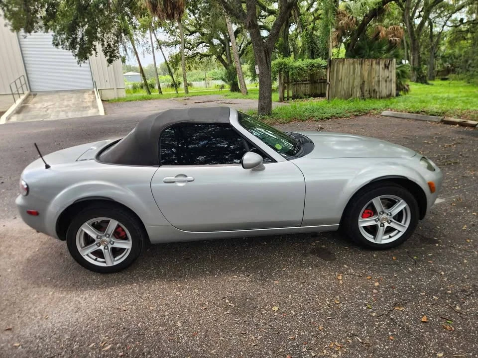 2006 Mazda NC MX-5 Miata - Image 11 of 20