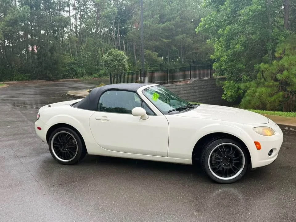2006 Mazda NC MX-5 Miata - Image 5 of 15