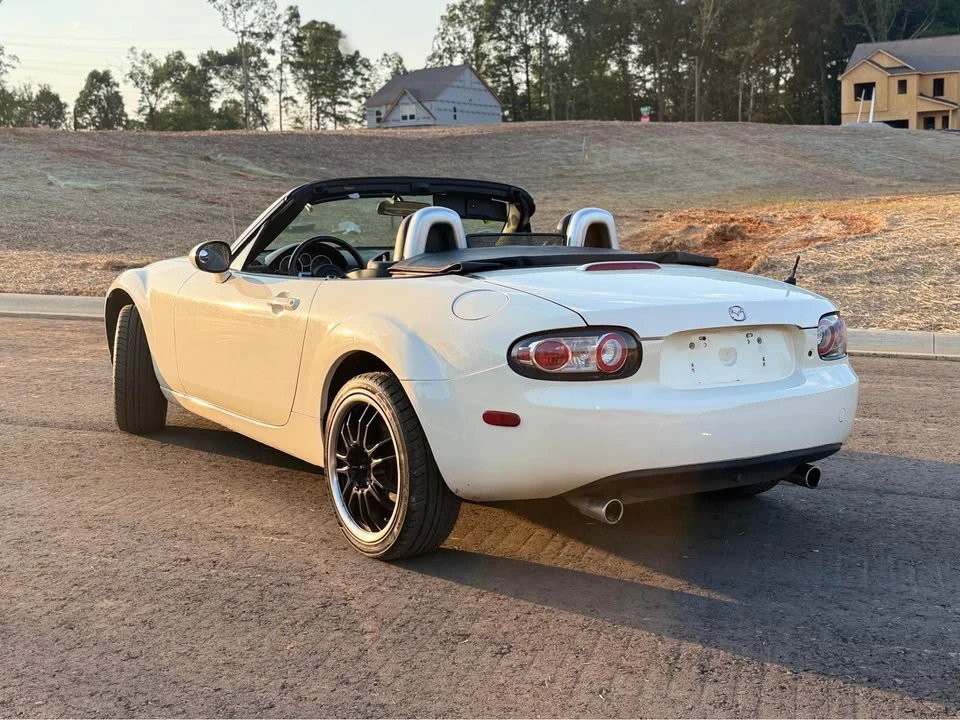 2006 Mazda NC MX-5 Miata - Image 5 of 10