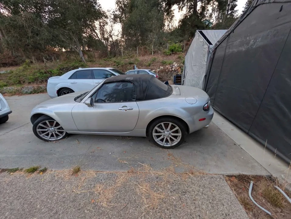 2006 Mazda NC MX-5 Miata - Image 4 of 4