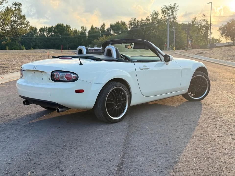 2006 Mazda NC MX-5 Miata - Image 4 of 10