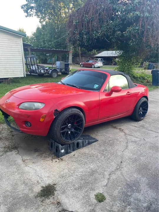 2006 Mazda NC MX-5 Miata - Image 2 of 9