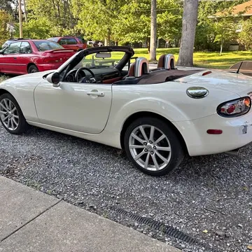 2006 Mazda MX-5 Grand Touring Convertible 2D