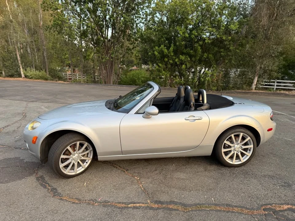 2006 Mazda NC MX-5 Miata - Image 5 of 17