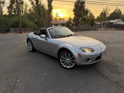 2006 Mazda MX-5 Grand Touring Convertible 2D