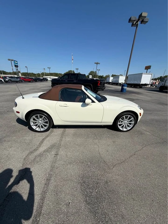 2006 Mazda NC MX-5 Miata - Image 4 of 11