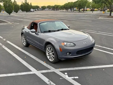 2006 Mazda MX-5 Grand Touring Convertible 2D