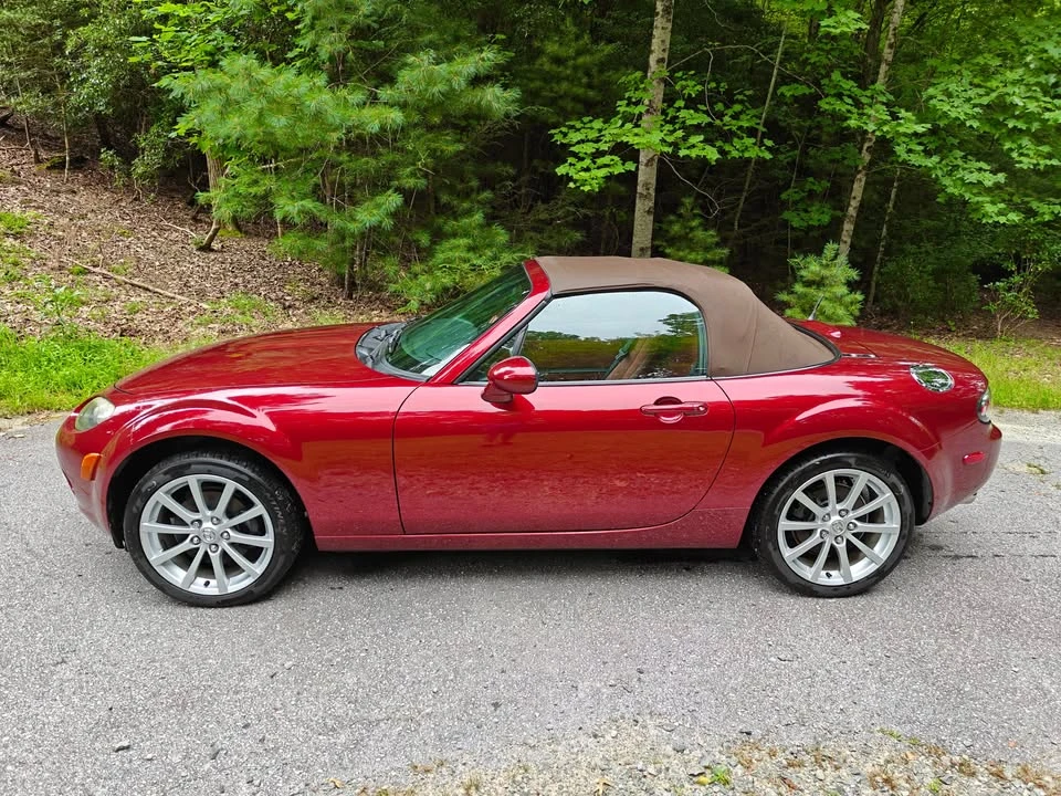 2006 Mazda NC MX-5 Miata - Image 2 of 20