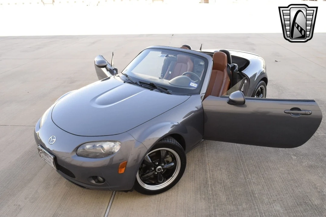 2006 Mazda NC MX-5 Miata - Image 4 of 12
