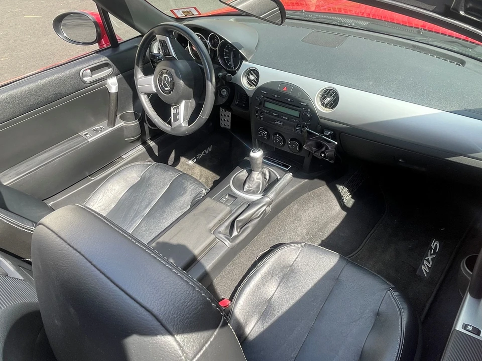 2006 Mazda NC MX-5 Miata - Image 24 of 31
