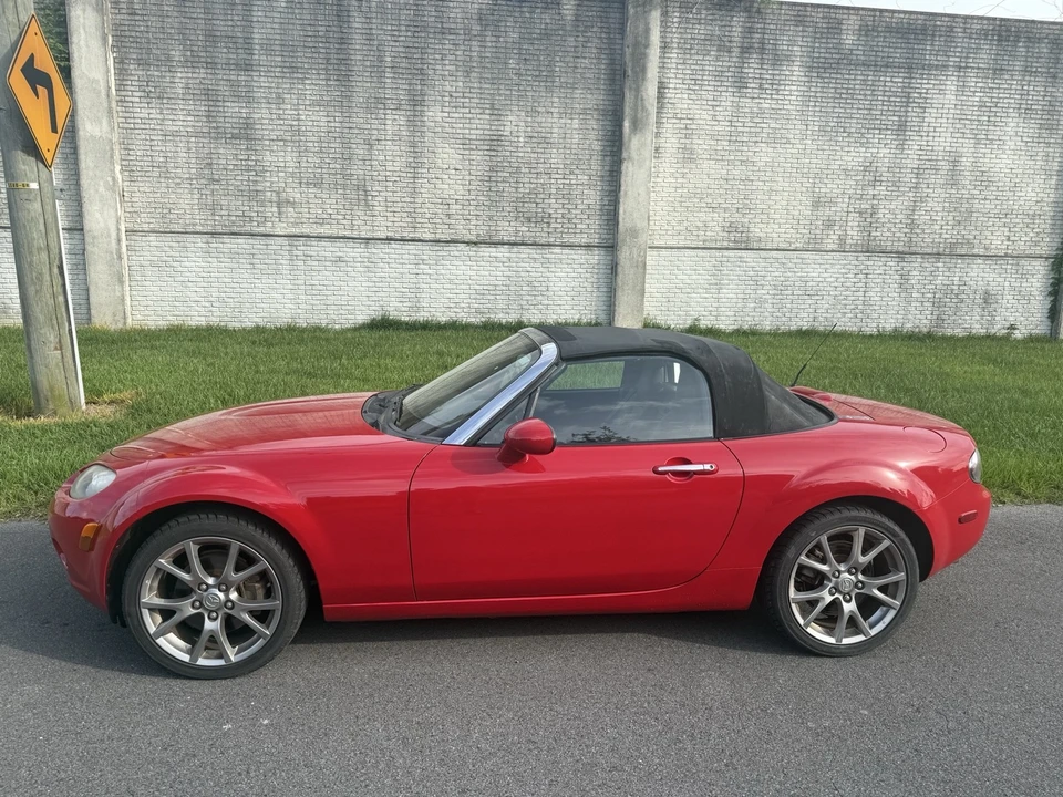 2006 Mazda NC MX-5 Miata - Image 4 of 21