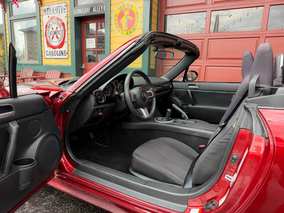 2006 Mazda NC MX-5 Miata - Image 19 of 21