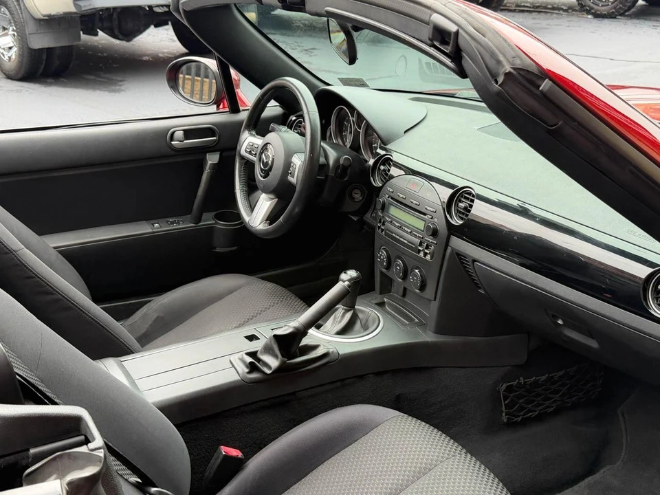 2006 Mazda NC MX-5 Miata - Image 25 of 31