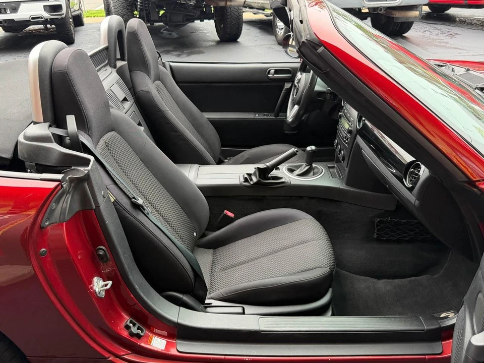 2006 Mazda NC MX-5 Miata - Image 24 of 31