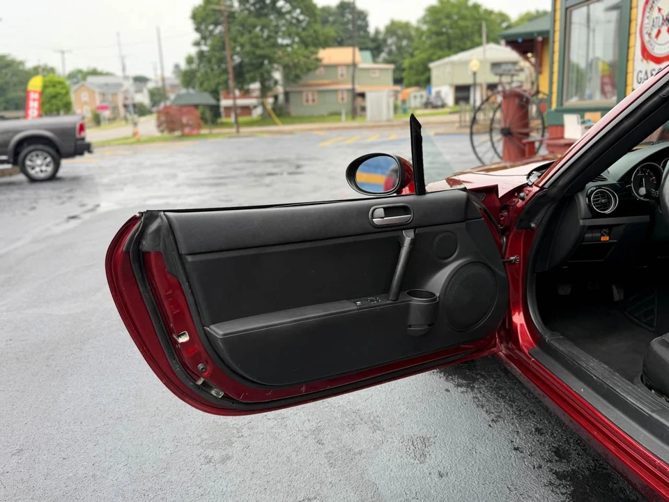 2006 Mazda NC MX-5 Miata - Image 17 of 31