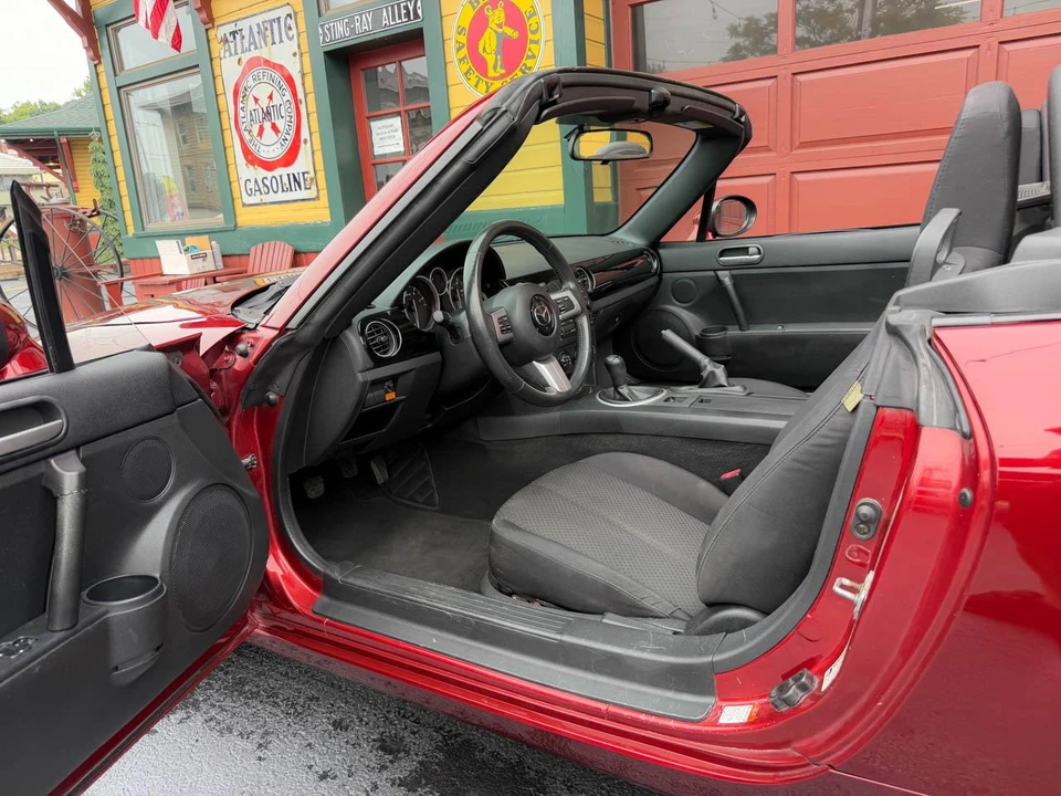2006 Mazda NC MX-5 Miata - Image 18 of 31