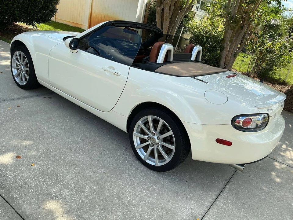 2006 Mazda NC MX-5 Miata - Image 18 of 24