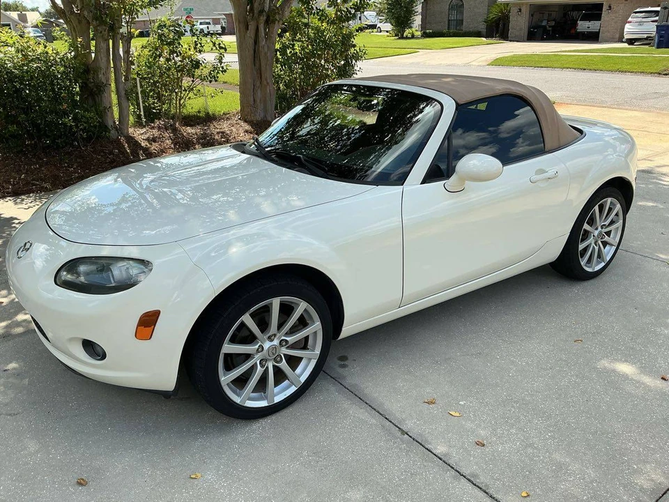 2006 Mazda NC MX-5 Miata - Image 20 of 24