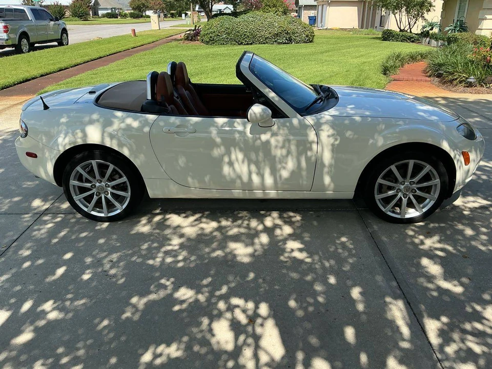 2006 Mazda NC MX-5 Miata - Image 4 of 24
