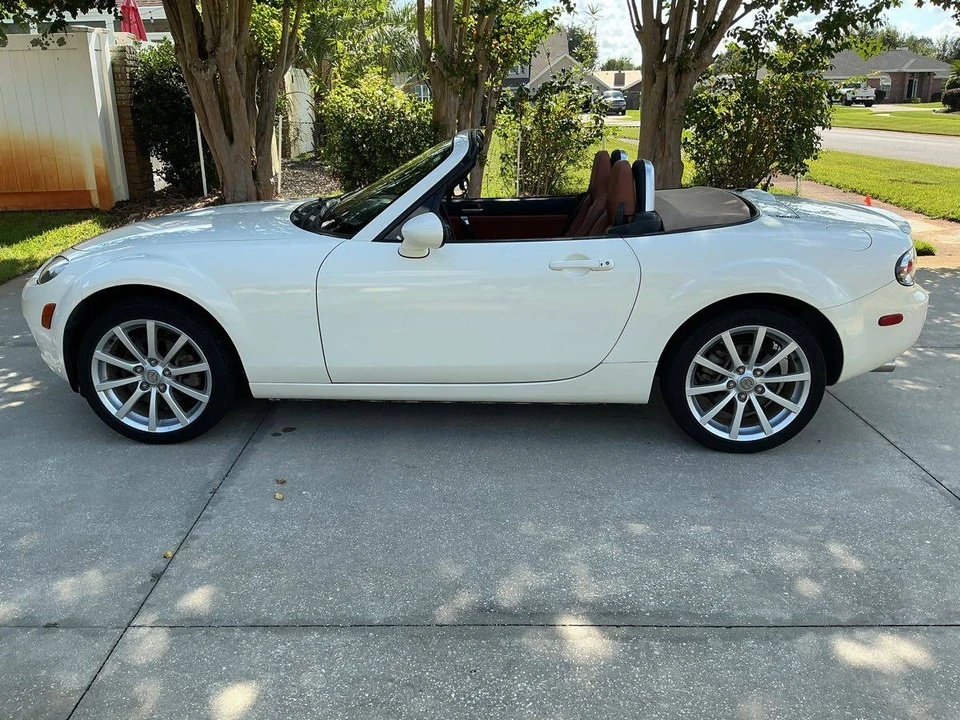 2006 Mazda NC MX-5 Miata - Image 3 of 24