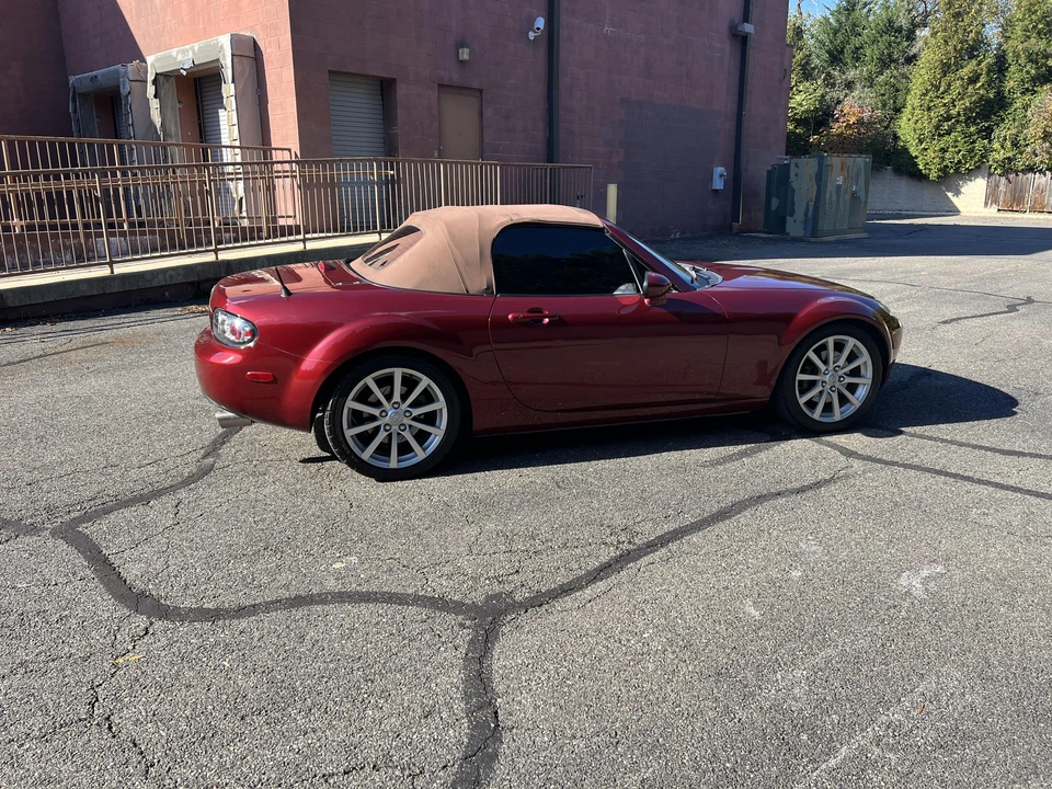 2006 Mazda NC MX-5 Miata - Image 17 of 31