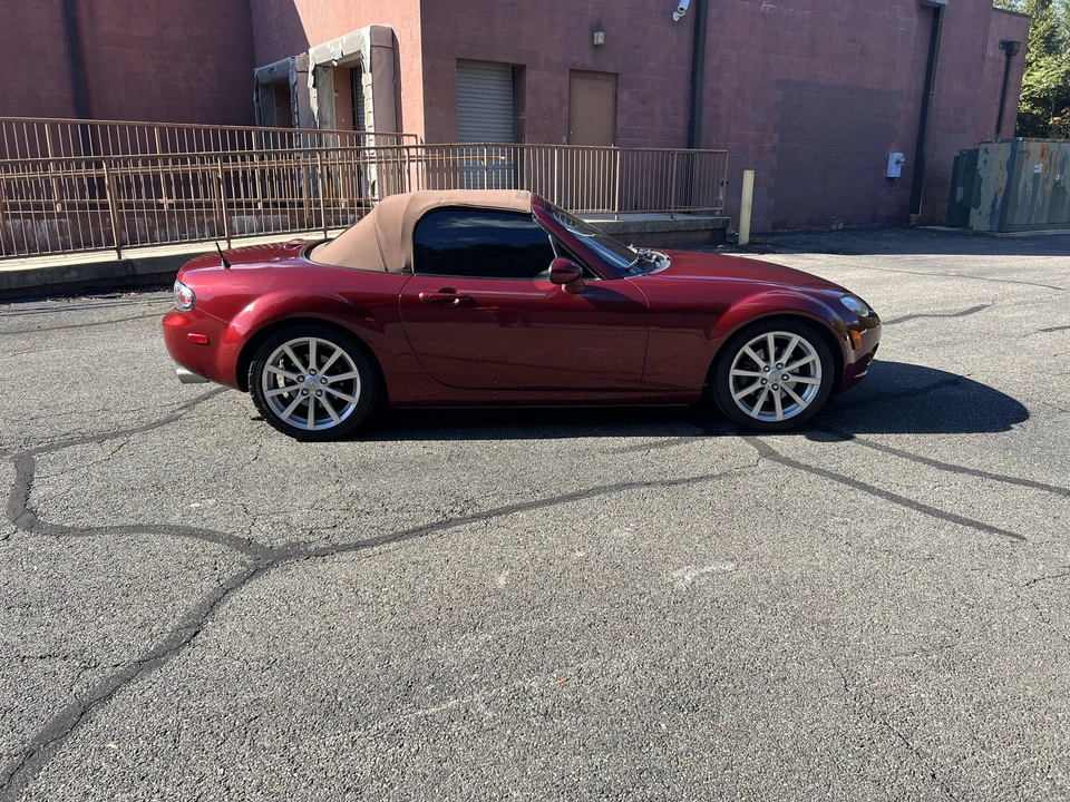 2006 Mazda NC MX-5 Miata - Image 18 of 31