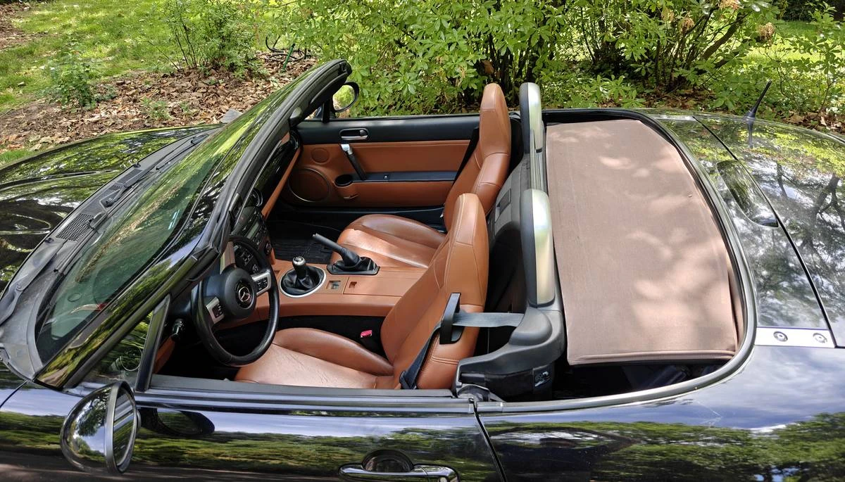 2006 Mazda NC MX-5 Miata - Image 2 of 3