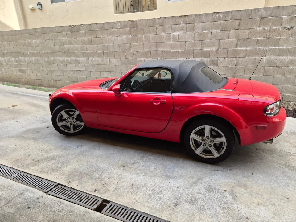 2006 Mazda NC MX-5 Miata - Image 13 of 31