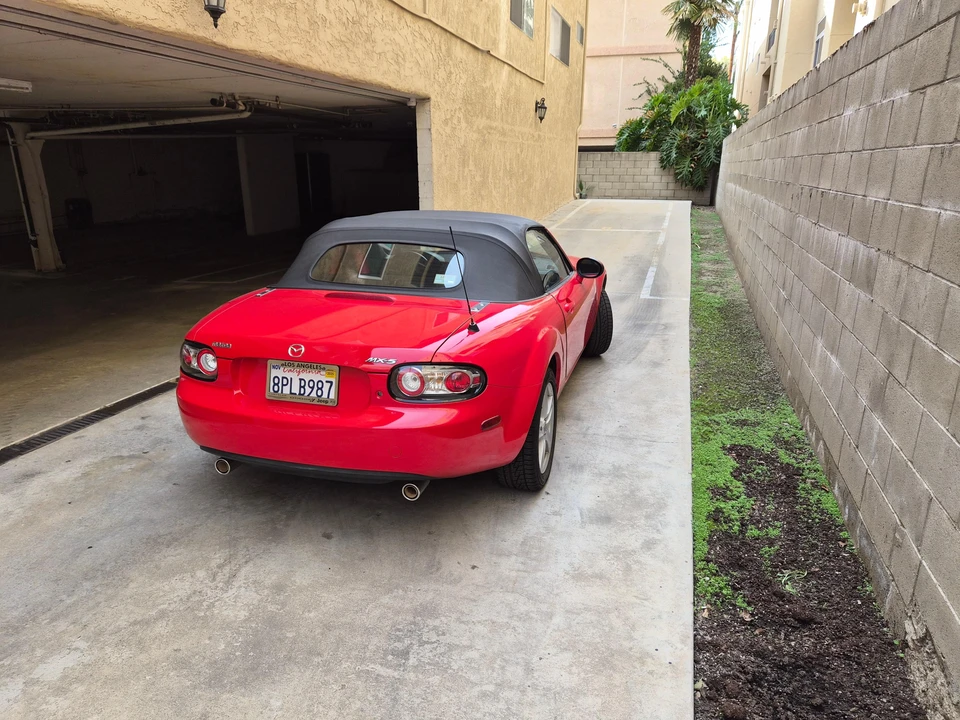 2006 Mazda NC MX-5 Miata - Image 16 of 31